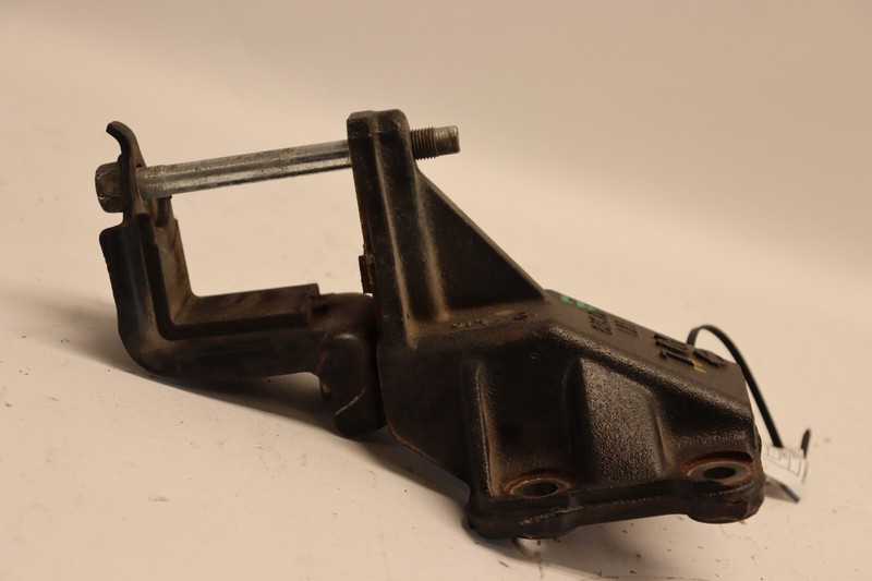 2012-2021 NISSAN NV1500 NV2500 NV3500 4.0L LEFT ENGINE MOTOR MOUNT BRACKET OEM