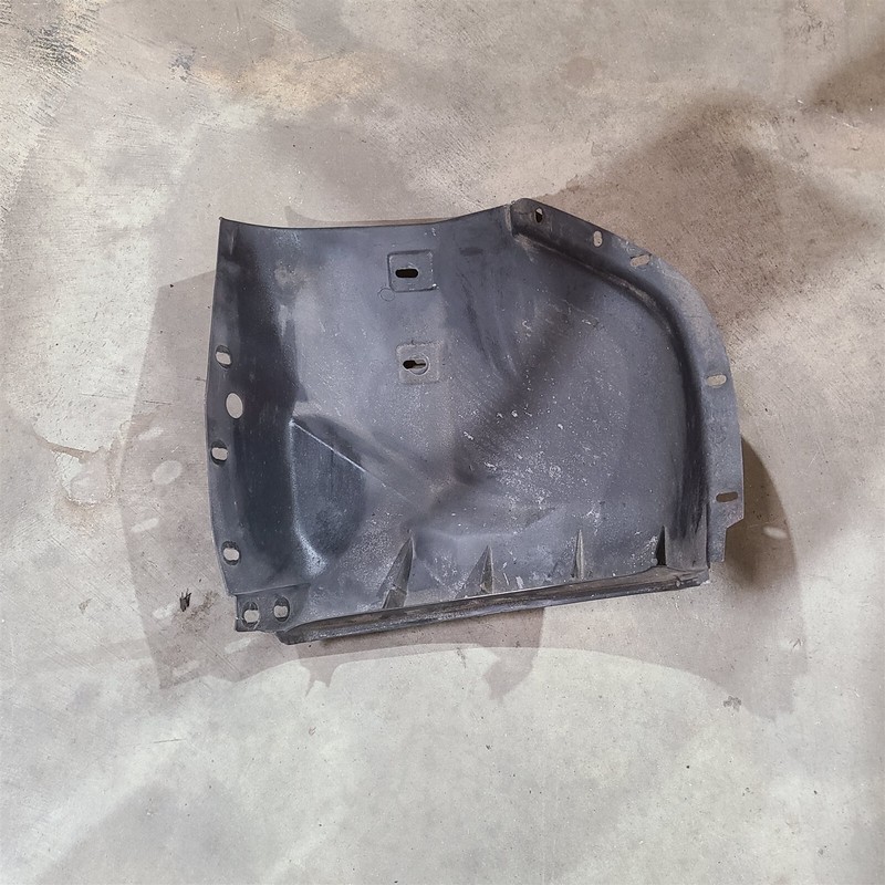 84-87 Corvette C4 RH Passenger Front Inner Fender Wheelhouse Rear OEM Aa7435