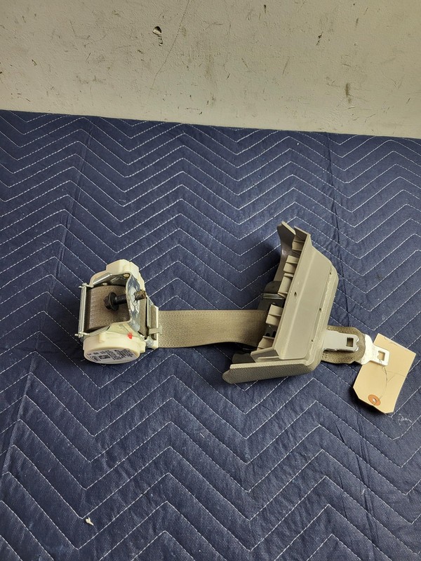Used Oem Ford Front Center Jump Seat Belt Retractor for 2017-2020 F-150