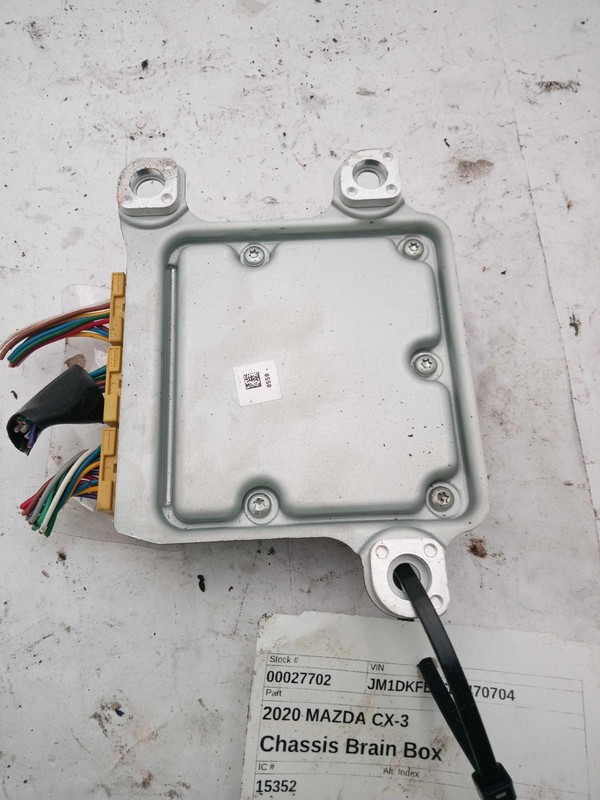Used Air Bag Module fits: 2020 Mazda CX-3 Air Bag below console Grade B