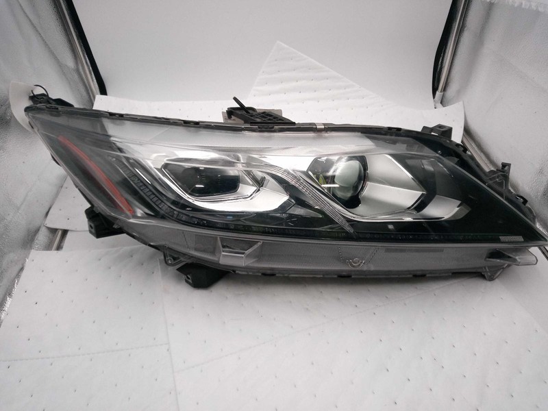 2019 Mitsubishi Eclipse Cross Right Headlight Assembly Black 718502 119K Miles