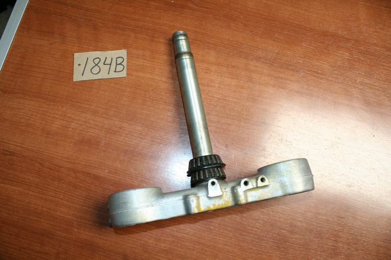 1990 Suzuki RM 250 Triple Tree Steering Stem Lower Clamp OEM 90 F