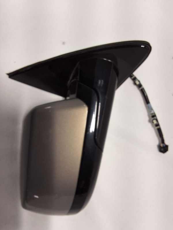 2015-2020 Chevrolet Suburban 1500 Passenger Side View Mirror w/Blind Spot Alert