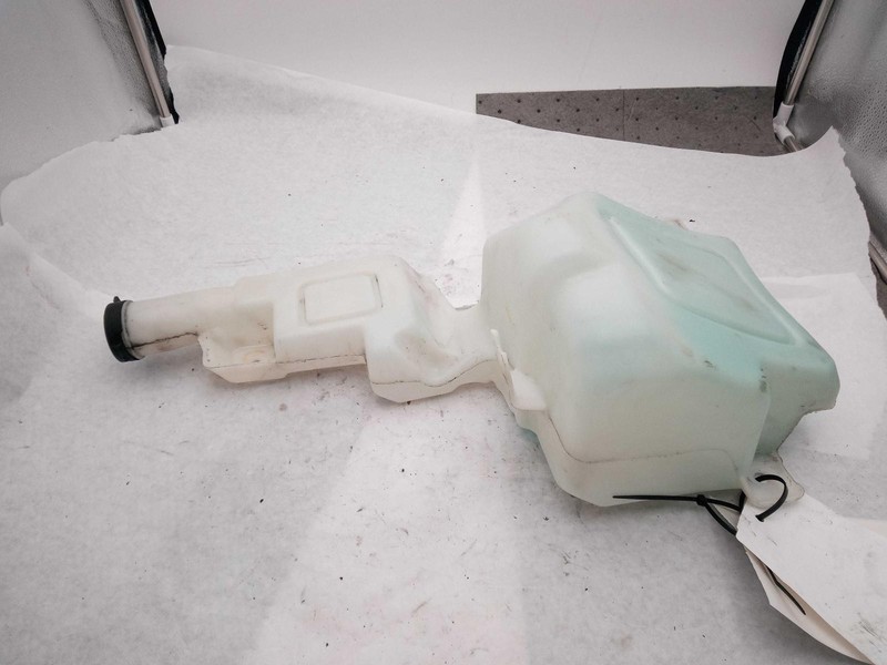 2016 Cadillac Escalade Washer Fluid Reservoir OEM White 6.2L 106K Miles