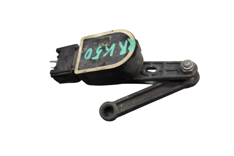 2013 BMW 750Li Rear Right Side Suspension Height Level Sensor 37146861351 OEM