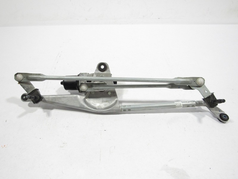Rivian R1S 2024 Front Windshield Wiper Linkage Assembly W/ Motor 21-26 @1