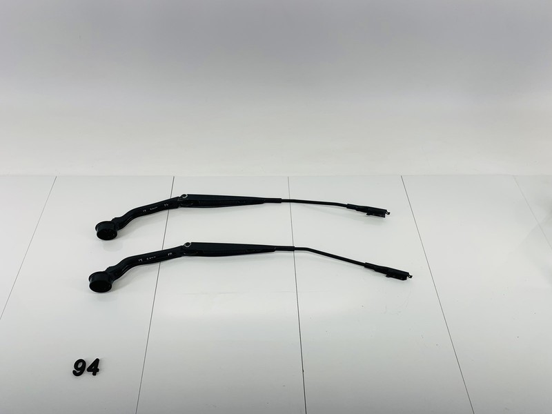 13-19 FORD ESCAPE FRONT RIGHT & LEFT SIDE WINDSHIELD WIPER WASHER ARM SET OEM
