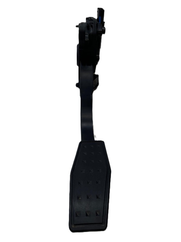 21 Chevy Traverse LT Gas Pedal and Sensor Assembly Black 22995238 OEM