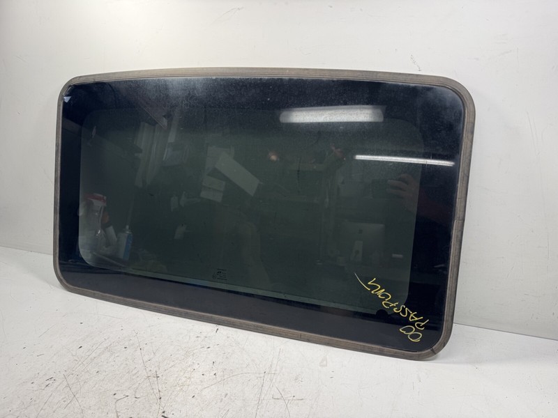 98-02 Honda Passport Sun Roof Glass 8-97170-496-0 OEM