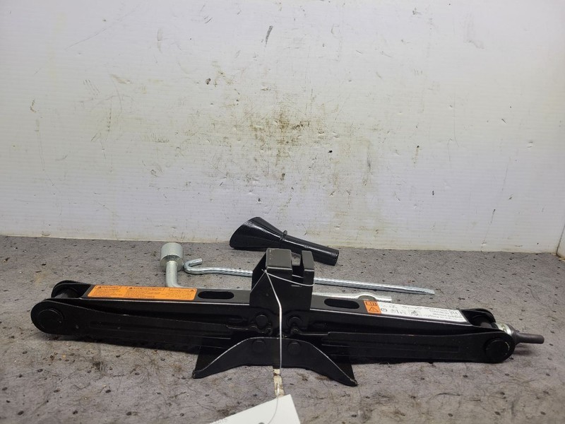 ROGUE 2021-2025 Jack and Tool Kit 1777107