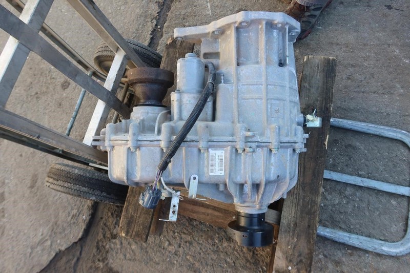 2021-2024 Ford Bronco 2.3L OEM M/T Transfer Case Part Time 4x4 MB3Z-7A195-C