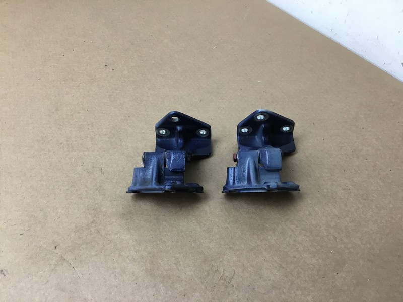 Maserati Coupe GT 2003 Front Right Passenger Door Hinges Set Pair 02-06 ;:Y