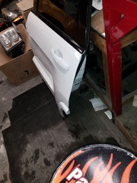 Driver Rear Side Door Electric Tempered Glass Fits 11-20 GRAND CHEROKEE 3169994