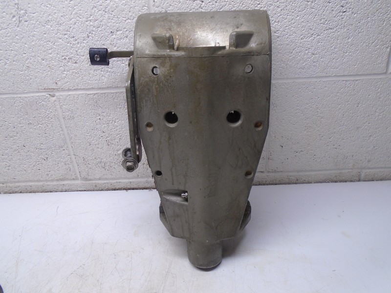 Q2 Evinrude Johnson Outboard Swivel Bracket w/ Tilt Lock 0386529 0386324