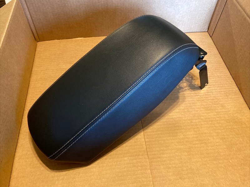 2014-2020 JEEP CHEROKEE CENTER CONSOLE ARMREST ARM REST LID TOP LEATHER BLACK