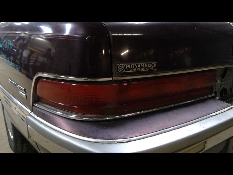 Driver Left Tail Light Sedan Fits 92-93 ROADMASTER 1671418