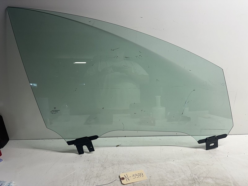 2016-2020 Tesla X Passenger/Right Front Door Window Glass 43R-004530 5399 M1