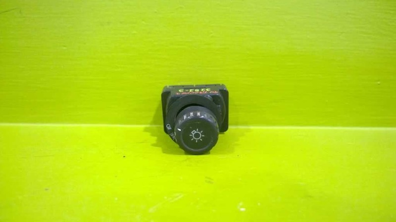 92 93 94 TROOPER HEADLIGHT SWITCH OEM 3252-3