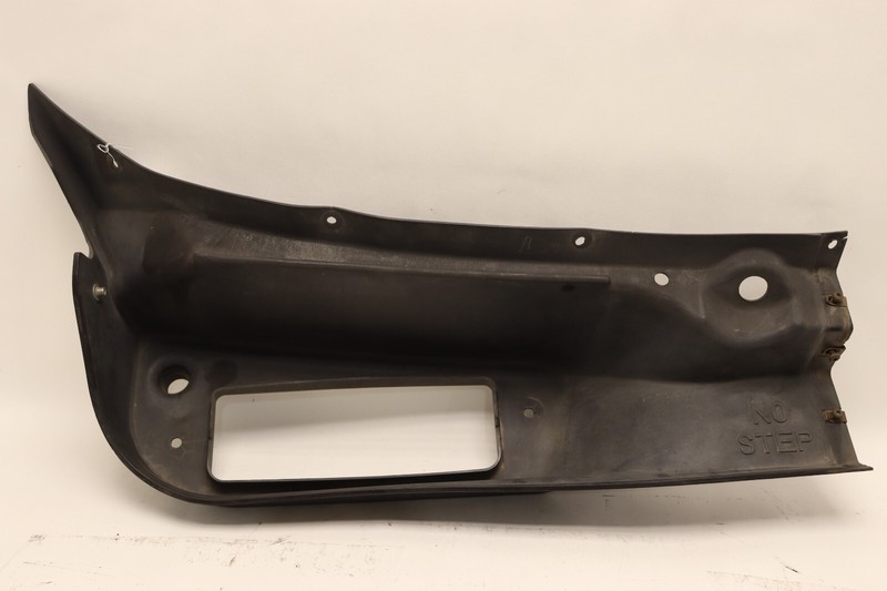 2018-2024 FREIGHTLINER CASCADIA 126 RIGHT PASSENGER RAINTRAY COVER COWL OEM