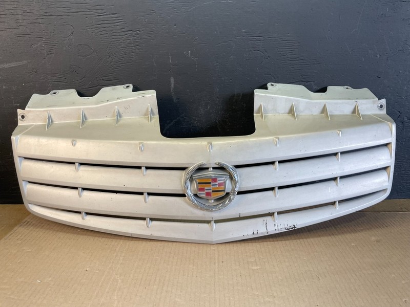 2003 2004 2005 2006 2007 Cadillac Cts Front Upper Grill Grille Oem AC2039 DG
