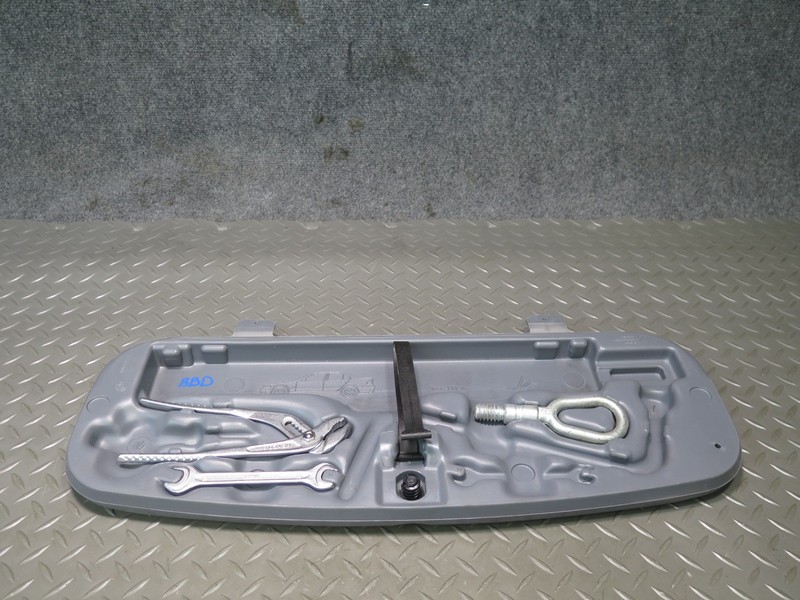 2001-2006 BMW E46 M3 CONVERTIBLE SPARE TIRE LIFT JACK WRENCH TOOL KIT W CASE OEM