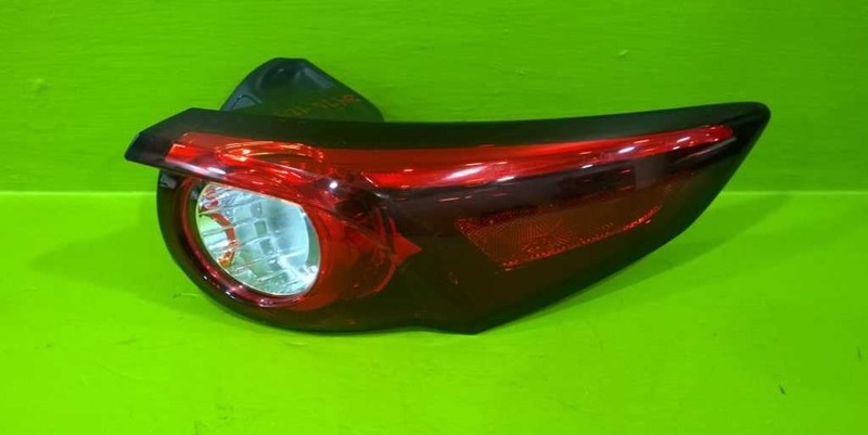 19 20 21 22 CX-9 PASSENGER RIGHT QUARTER TAILLIGHT LAMP OEM 3476-129