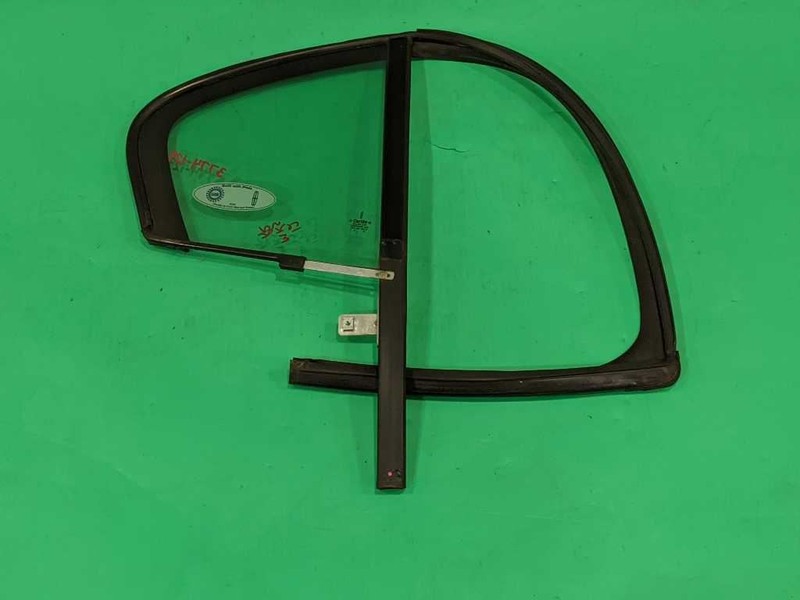 09 10 11 12 13 14 15 16 MKS PASSENGER RIGHT REAR VENT GLASS OEM 3774-129