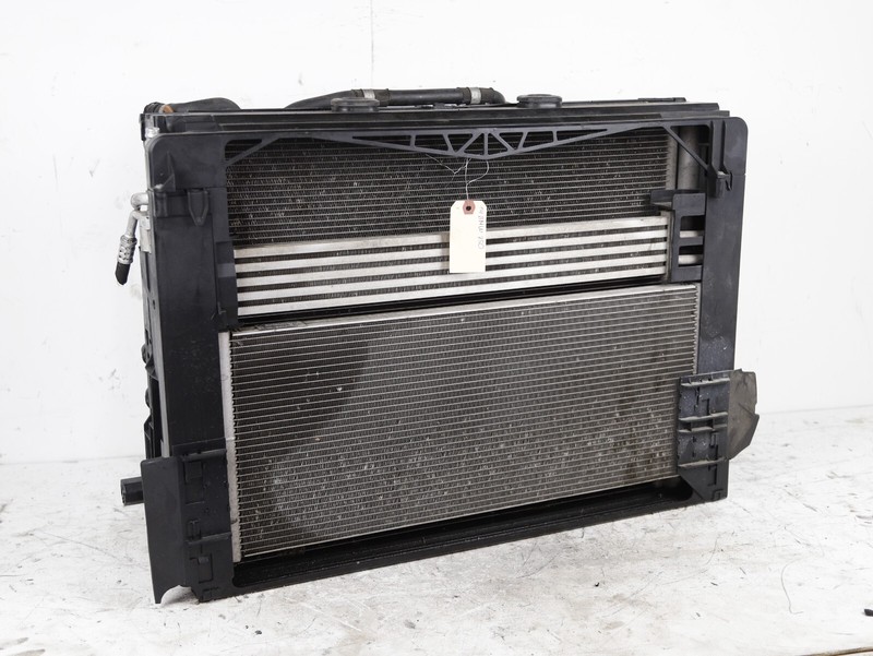 2013-2015 BMW F01 F02 750 Engine Cooling Radiator Condenser Fan Assembly