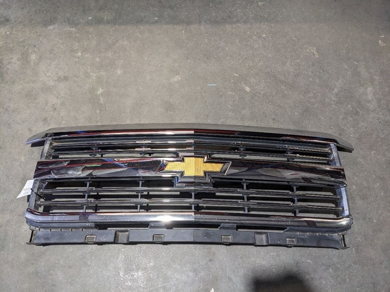 Grille With Chrome Opt V22 Fits 15-19 SILVERADO 2500 PICKUP 1192183