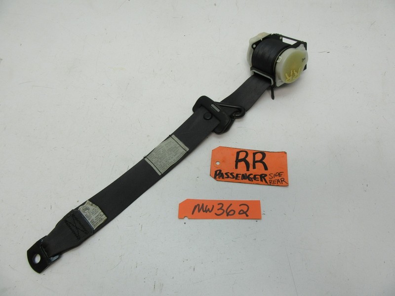 RIGHT REAR BACK SHOULDER SEAT BELT HARNESS CELICA HATCHBACK PASSENGER R RH RR
