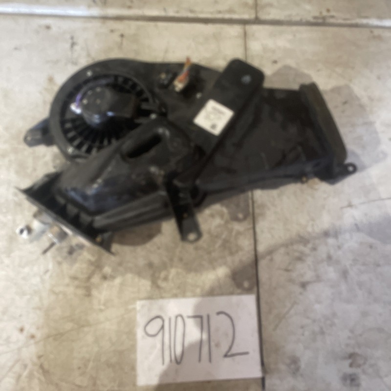 2004 - 2009 CADILLAC SRX REAR HEATER BLOWER MOTOR 25725549