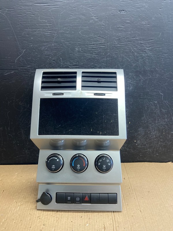 2007 to 2012 Dodge Nitro Dash Climate Temperature Control Radio Bezel AE3985 DG