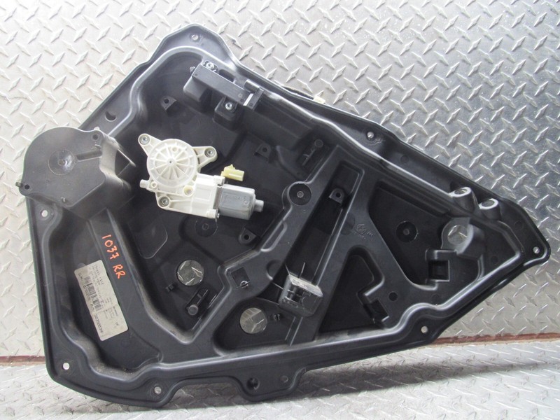 15 CHRYSLER 200 RIGHT PASSENGER REAR SIDE DOOR WINDOW REGULATOR PANEL 3035803NR