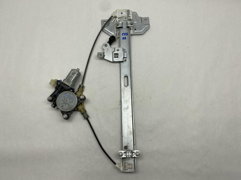 Right Passenger Side Rear Door Window Regulator Fits 2006-2012 Kia Sedona 87736