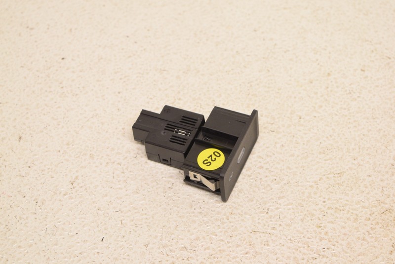 MK7 VW Jetta USB-C Front Console Air Play Charge Port Module Unit Oem 2019-2024