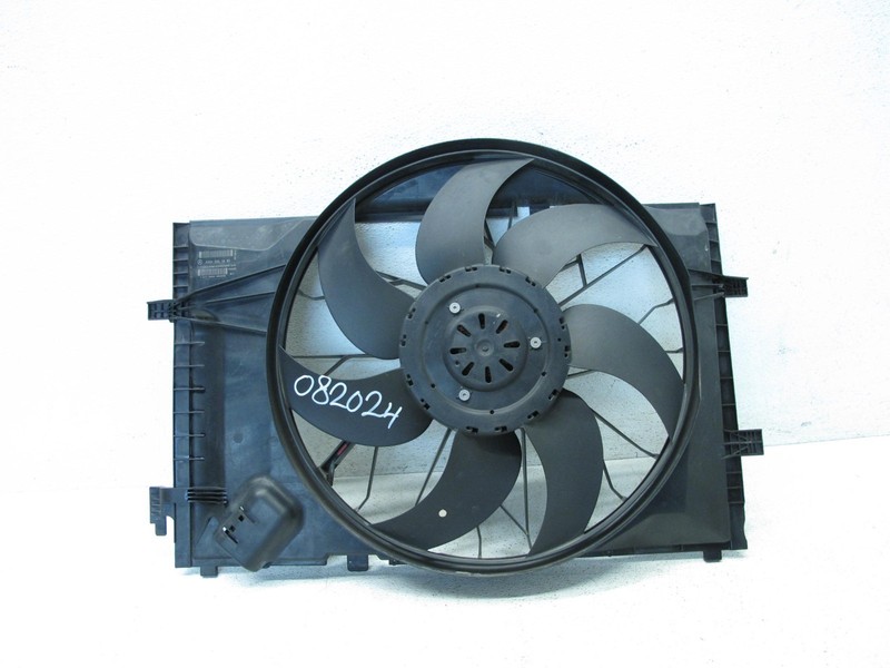 04-09 Mercedes W209 W203 clk550 clk350Engine Motor Cooling Radiator Fan 0824