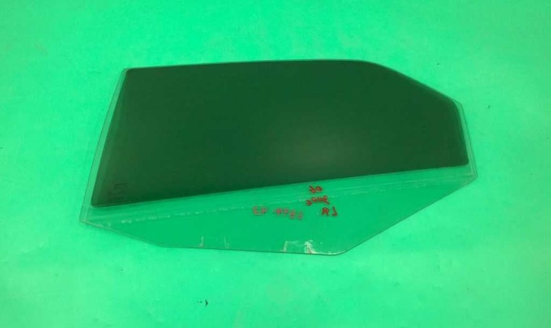 05-10 300C DRIVER LEFT REAR WINDOW DOOR GLASS OEM 3894-43