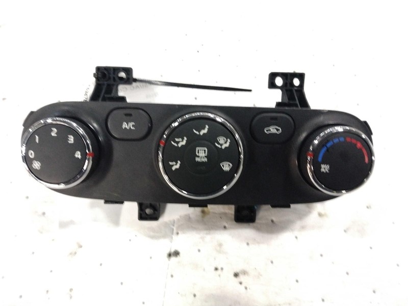 2015 KIA Forte A/C Selector Switch OEM Black 97250A7260WK 74000 Miles