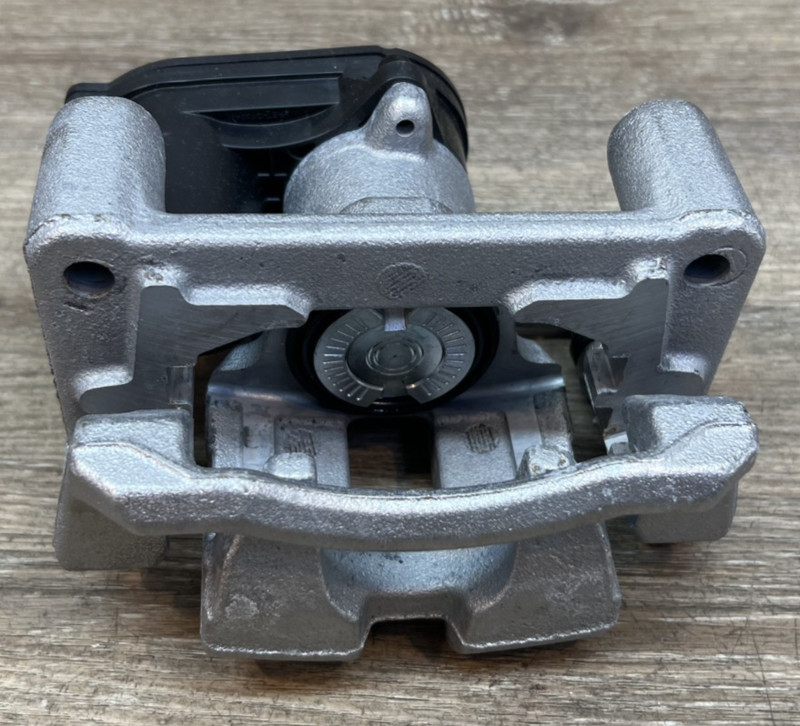 2020-2025 Hyundai Palisade RH Disc Brake Caliper OEM 58311-S9A30