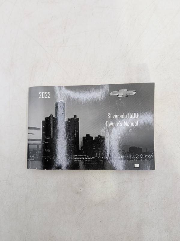 2022 Chevrolet Silverado 1500 Owner's Manual Portfolio