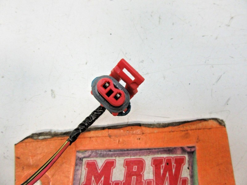 WIRE PLUG CONNECTOR PIG TAIL HARNESS END CLIP OFF ENGINE MOTOR FUEL PURGE VALVE