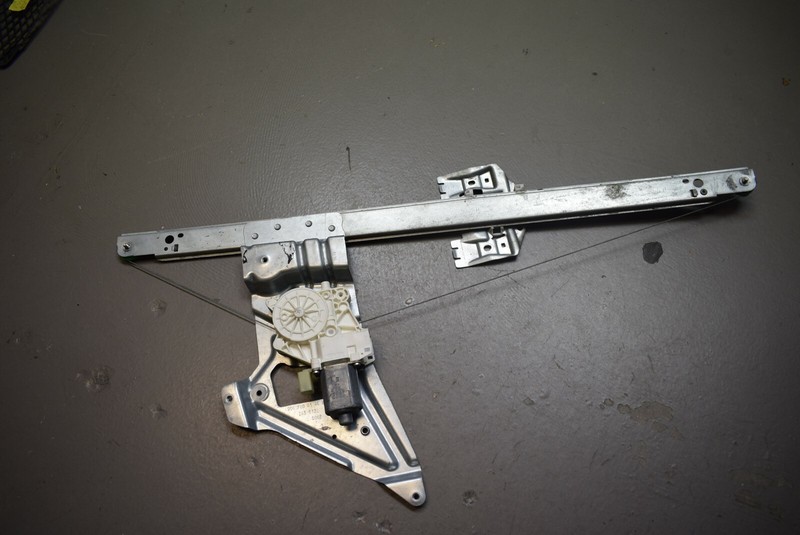 2006-2013 MERCEDES BENZ SPRINTER FRONT WINDOW RIGHT SIDE REGULATOR FACTORY OEM