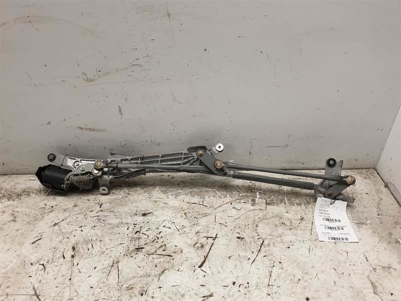 04-09 TOYOTA PRIUS 1.5L WINDSHIELD WIPER MOTOR