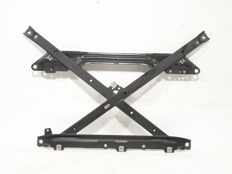 15-24 Porsche Macan Front Subframe Crossmember Brace Plate Stiffener 8K1399345E