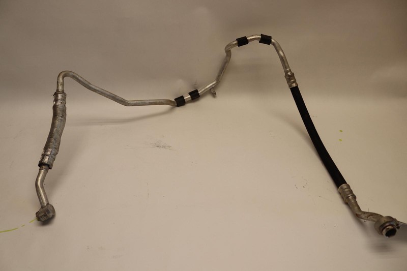 2009-2014 VOLKSWAGEN JETTA SPORTWAGEN TDI AC CONDITION REFRIGERANT HOSE LINE OEM