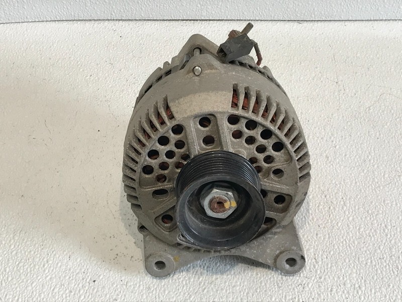 2000 Gmc Yukon Alternator P5131499