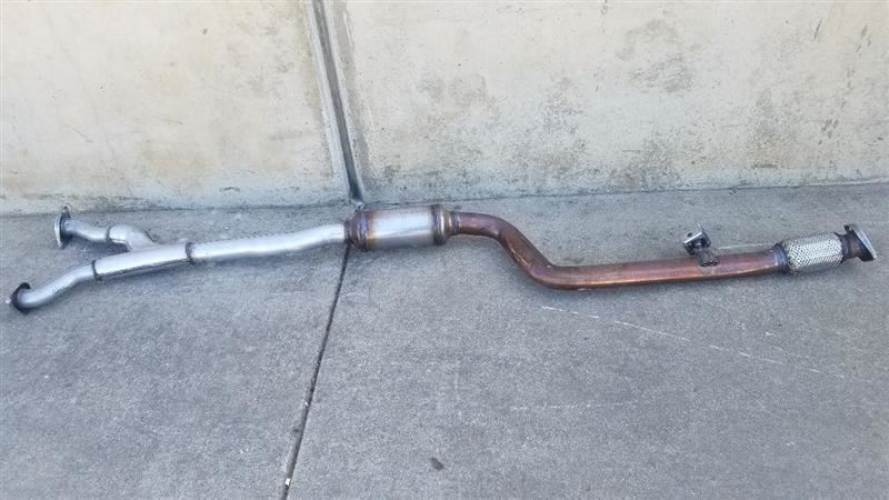 22-23 Hyundai Genesis GV70 Front Y-Pipe Muffler OEM 28610-AR200