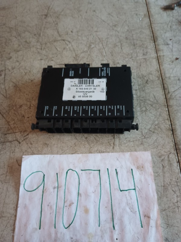 98-05 Mercedes W163 ML350 ML500 ML55Front Right / Left Seat Control Module #1