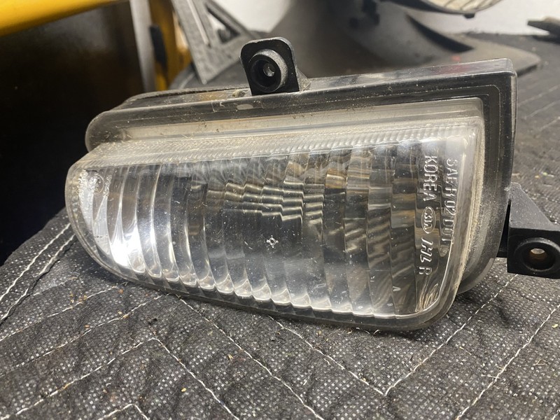 2004 - 2009 Kia Amanti Right Reverse Light OEM