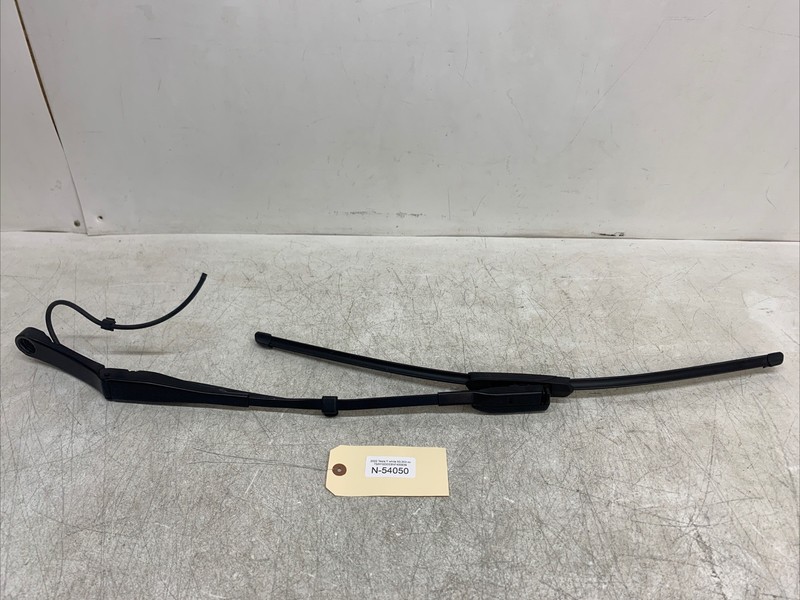 Tesla Model Y Front Left Wiper Arm with Blade 1490246-00-C 54050 U18